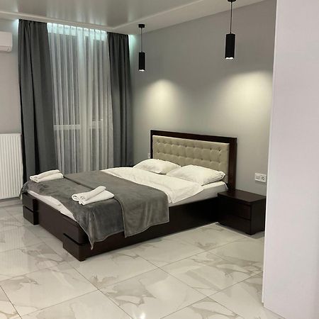 Vip Apartment Near Center Lviv Eksteriør bilde