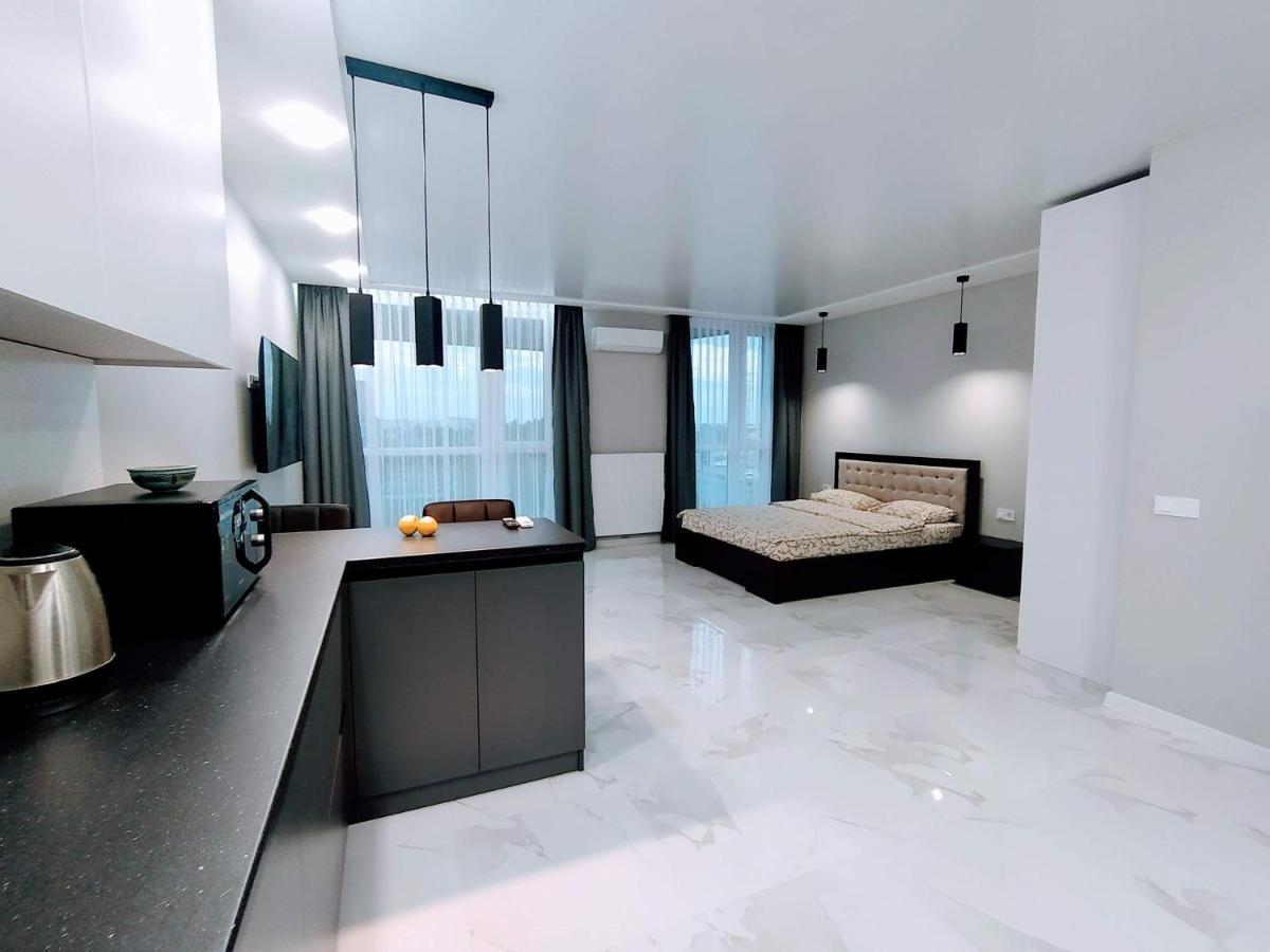Vip Apartment Near Center Lviv Eksteriør bilde